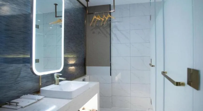 7 Days Inn Yingshang Lanxing Building Materials Market