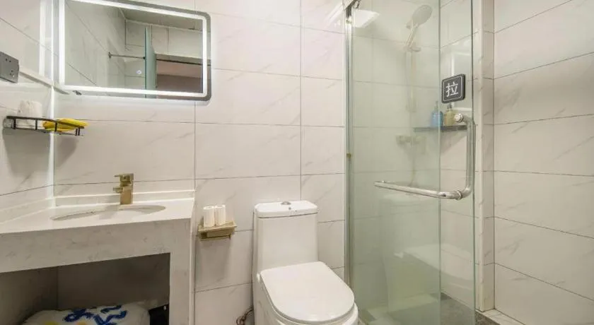 7 Days Inn Yingshang Lanxing Building Materials Market