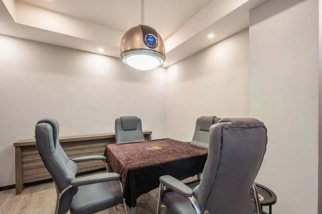 7 Days Inn Yingshang Lanxing Building Materials Market