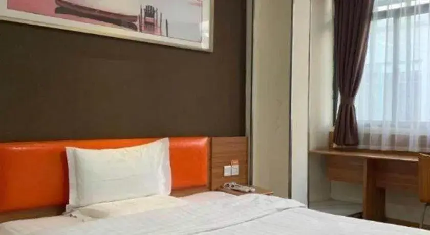 Bed in 7 Days Inn Yingshang Lanxing Building Materials Market Bed in 7 Days Inn Yingshang Lanxing Building Materials Market