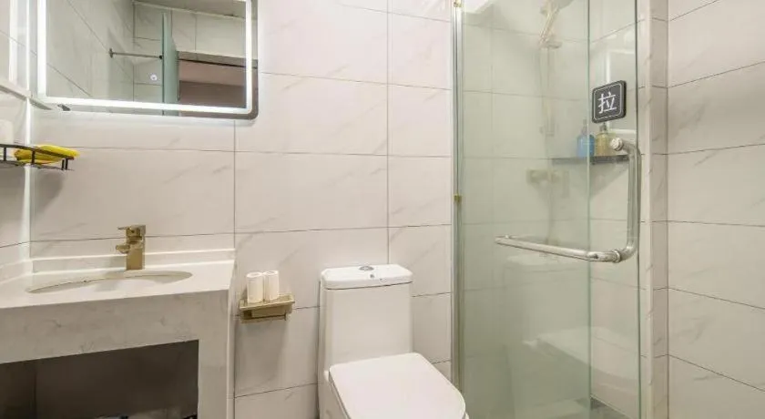 7 Days Inn Yingshang Lanxing Building Materials Market