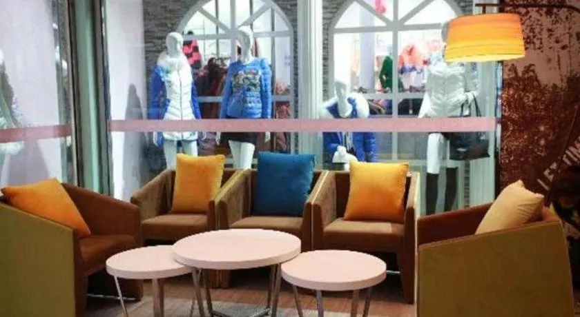 IU Hotel Neijiang High-speed Passenger Terminal Qiujiazui Overpass