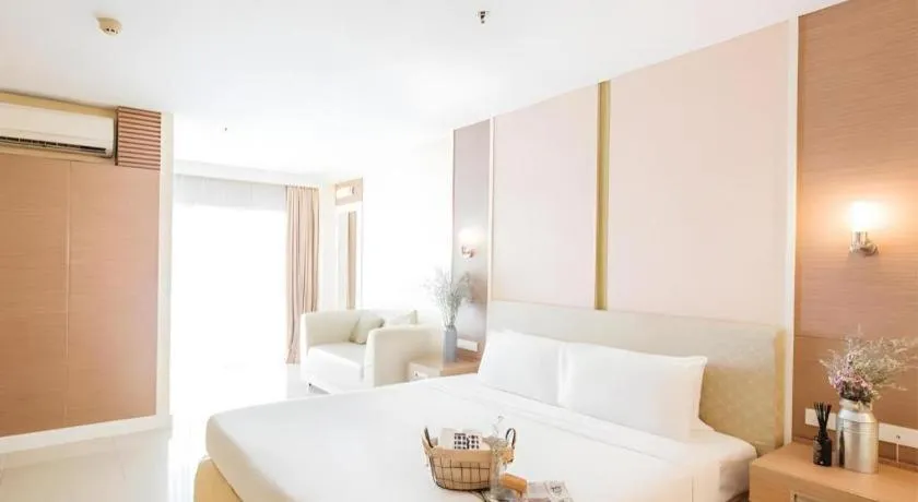 Bed in Clef Hotel Bangkok