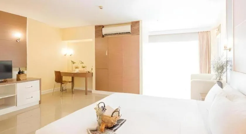 Bed in Clef Hotel Bangkok