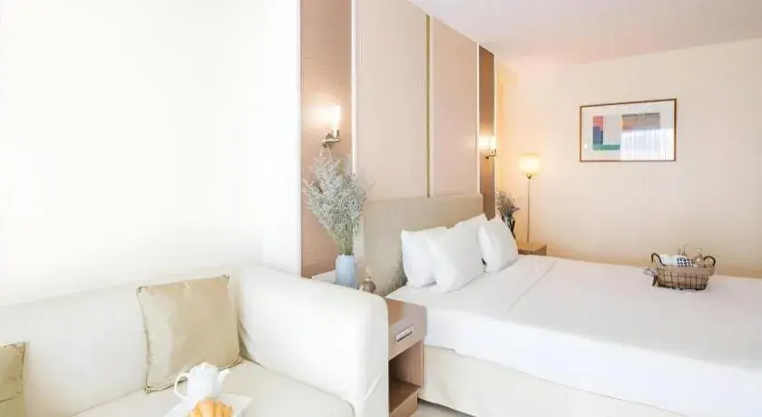 Bed in Clef Hotel Bangkok Bed in Clef Hotel Bangkok