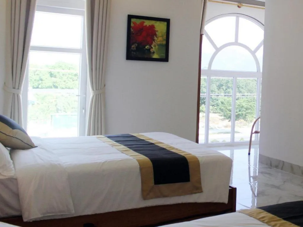 Bed in Hong Mai Hotel Nha Trang