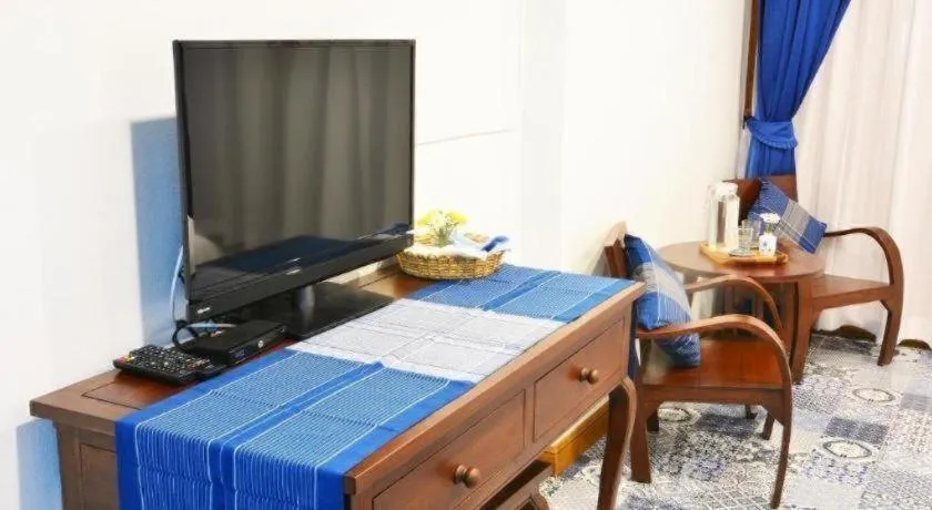 Bed in The Indigo House Phrae