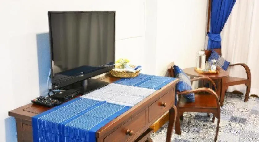 Bed in The Indigo House Phrae