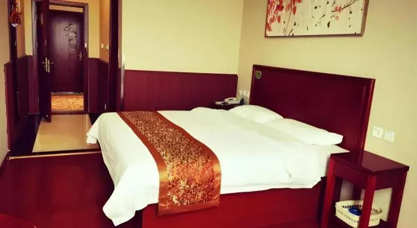 Bed in GreenTree Inn Shandong Yuncheng Ximen Street Songjiang Kung Fu School Business Hotel Bed in GreenTree Inn Shandong Yuncheng Ximen Street Songjiang Kung Fu School Business Hotel