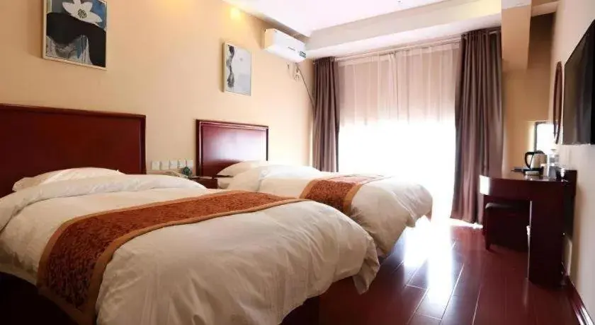 Bed in GreenTree Inn Shandong Yuncheng Ximen Street Songjiang Kung Fu School Business Hotel Bed in GreenTree Inn Shandong Yuncheng Ximen Street Songjiang Kung Fu School Business Hotel
