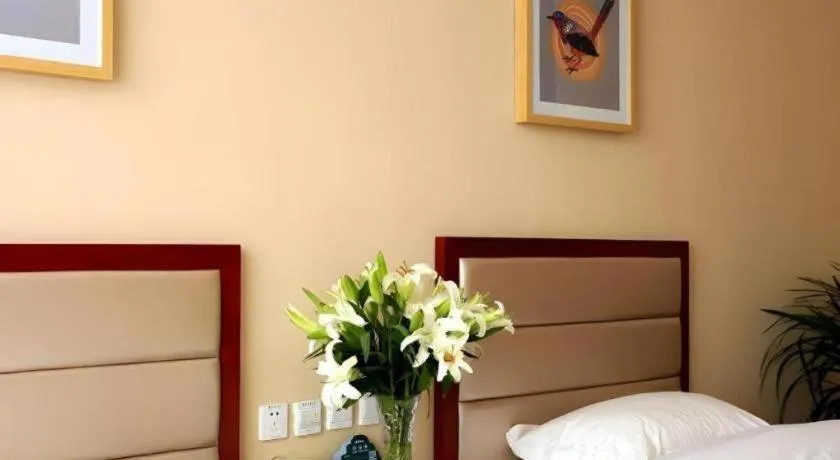 Bed in GreenTree Inn Shandong Yuncheng Ximen Street Songjiang Kung Fu School Business Hotel