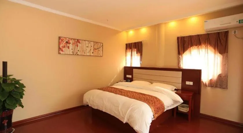 Bed in GreenTree Inn Shandong Yuncheng Ximen Street Songjiang Kung Fu School Business Hotel