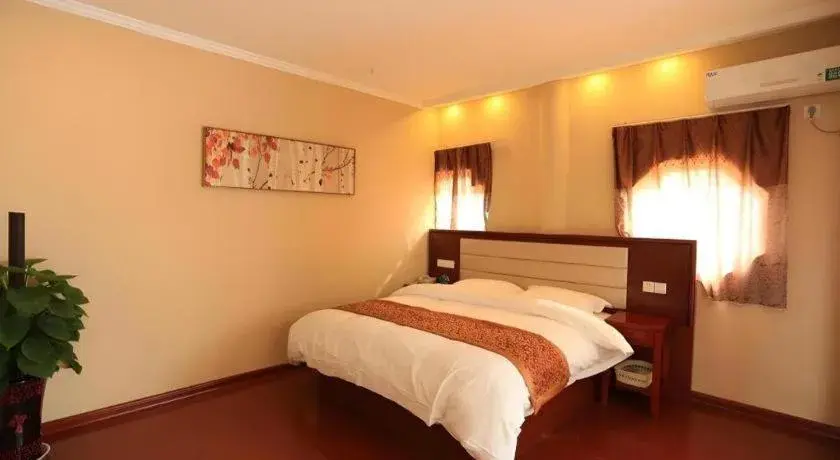 Bed in GreenTree Inn Shandong Yuncheng Ximen Street Songjiang Kung Fu School Business Hotel Bed in GreenTree Inn Shandong Yuncheng Ximen Street Songjiang Kung Fu School Business Hotel