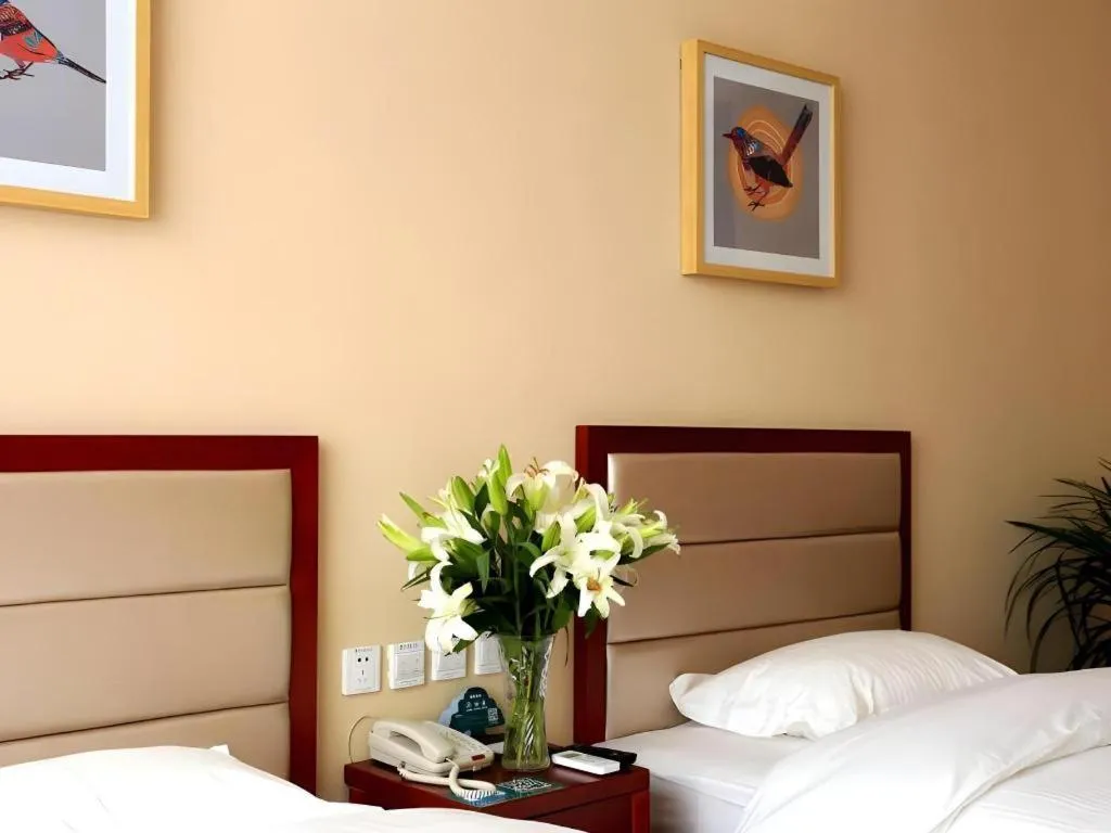 Bed in GreenTree Inn Shandong Yuncheng Ximen Street Songjiang Kung Fu School Business Hotel