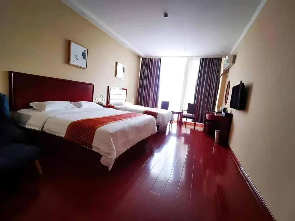 Bed in GreenTree Inn Shandong Yuncheng Ximen Street Songjiang Kung Fu School Business Hotel Bed in GreenTree Inn Shandong Yuncheng Ximen Street Songjiang Kung Fu School Business Hotel