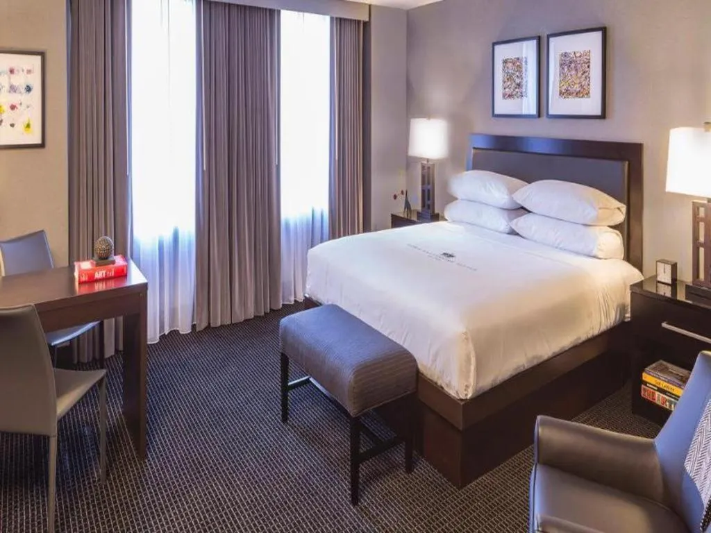 Bed in Hotel Baltimore Downtown-Inner Harbor