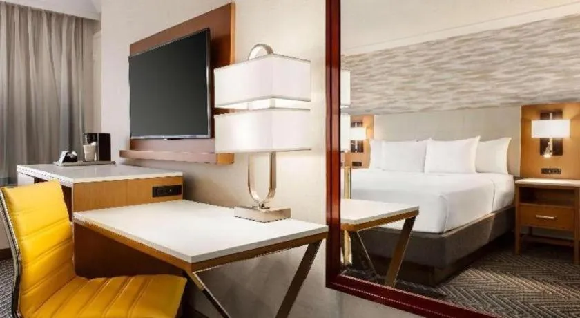 Bed in Hotel Baltimore Downtown-Inner Harbor