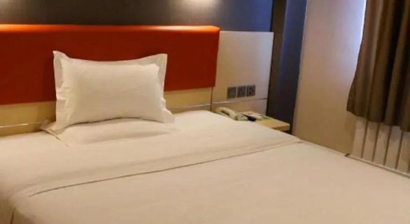 Bed in 7 Days Premium Hohhot Hailiang Square