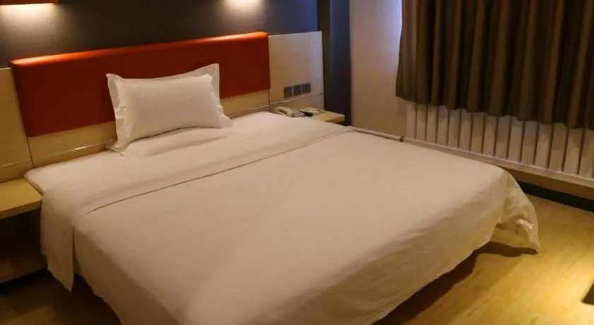 Bed in 7 Days Premium Hohhot Hailiang Square