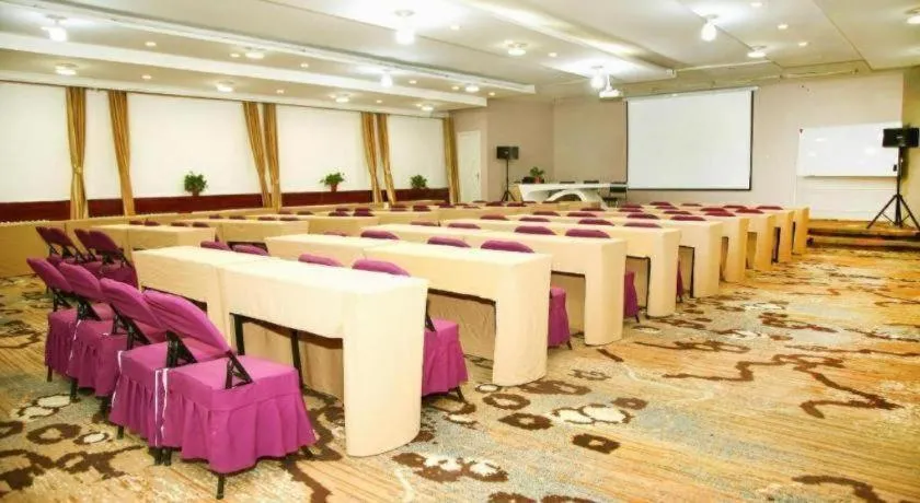 7 Days Premium Hohhot Hailiang Square