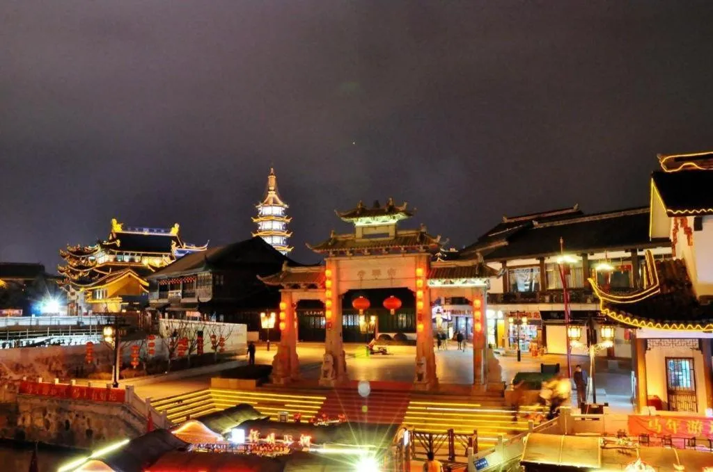 James Joyce Coffetel Wuxi Taihu Square Subway Station Branch