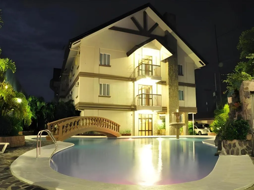 Chocolate and Berries Hotel