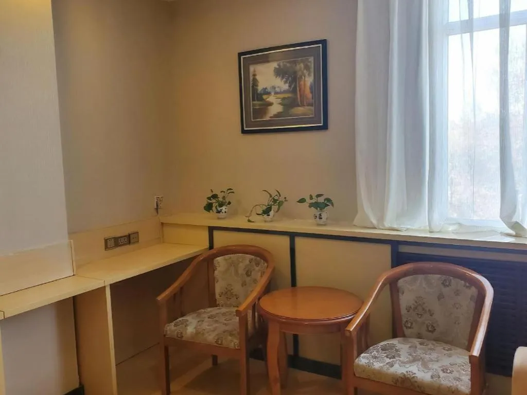 7 Days Premium Shihezi Youxie Plaza Jun Ken Museum