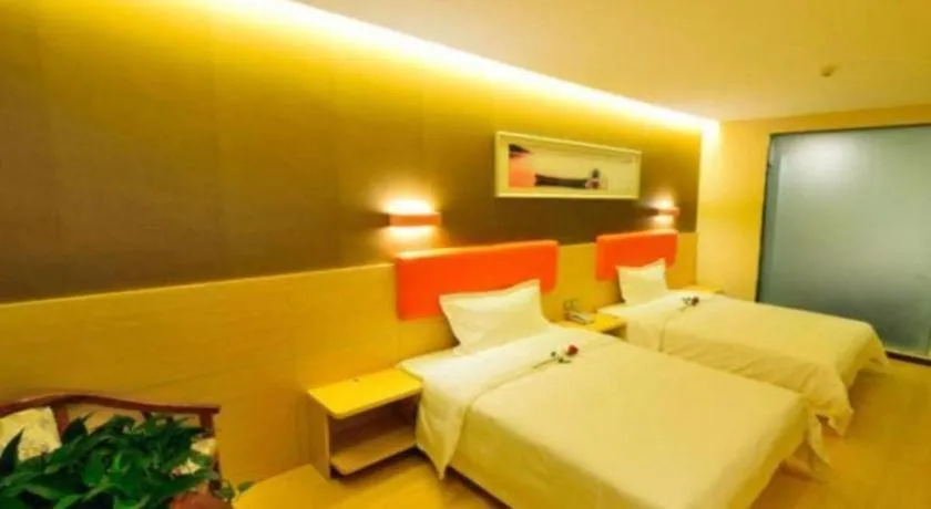 7 Days Premium Shihezi Youxie Plaza Jun Ken Museum