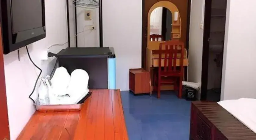 Bed in palmhouse Bed in palmhouse