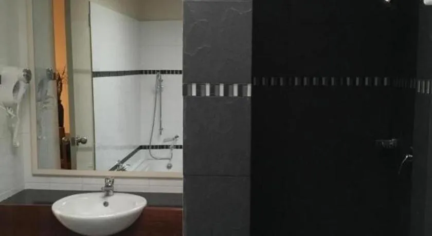 Victoria Palms Hotel