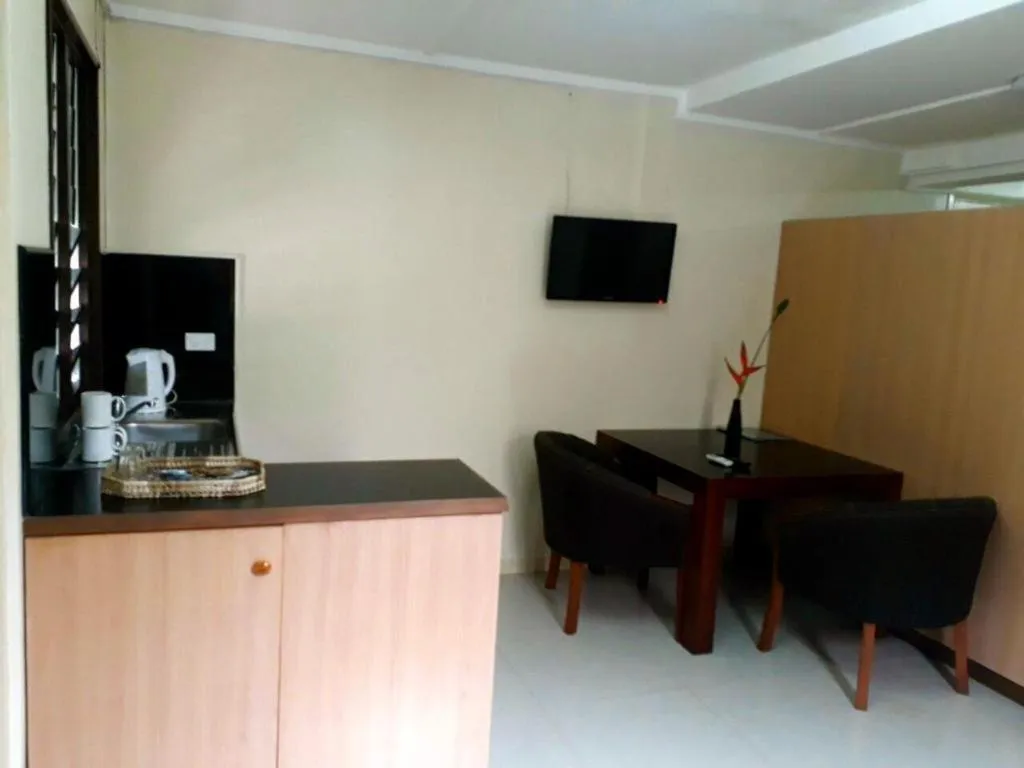 Victoria Palms Hotel