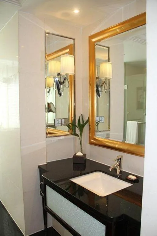 Tongxiang Inspirock Hotel