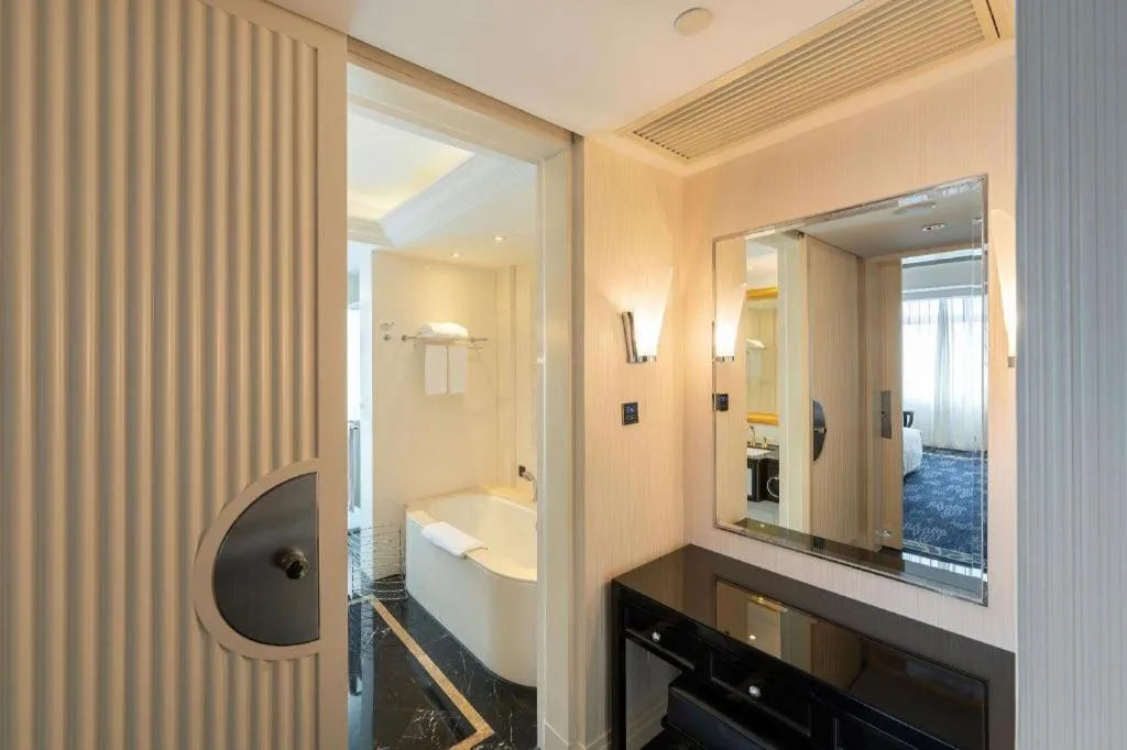 Tongxiang Inspirock Hotel