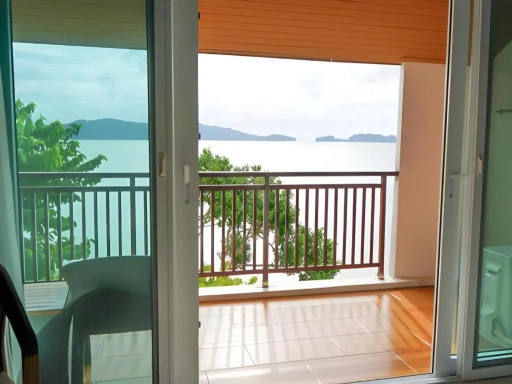 Royal Hill Satun Hotel