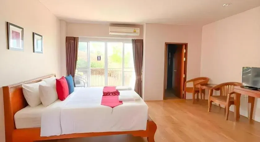 Bed in Royal Hill Satun Hotel Bed in Royal Hill Satun Hotel