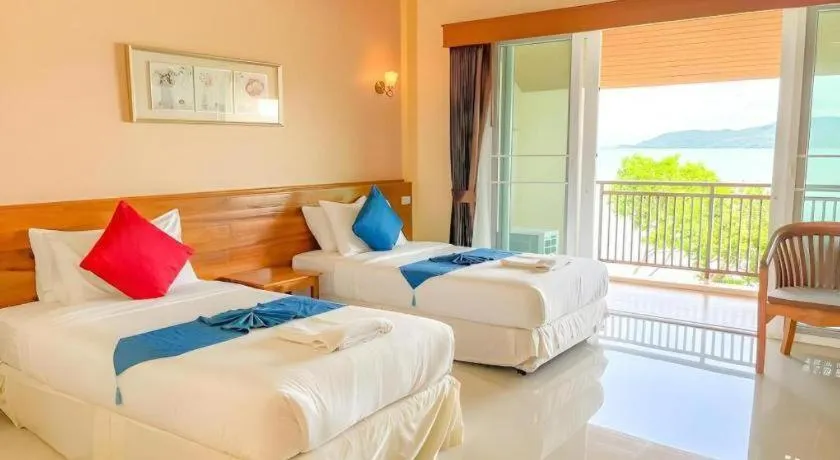 Bed in Royal Hill Satun Hotel