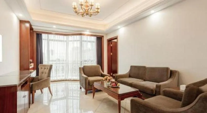 Vienna International Hotel Nanning Railway Station Mingxiu Road Metro Station