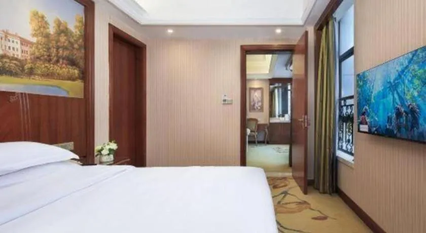 Bed in Vienna International Hotel Nanning Railway Station Mingxiu Road Metro Station