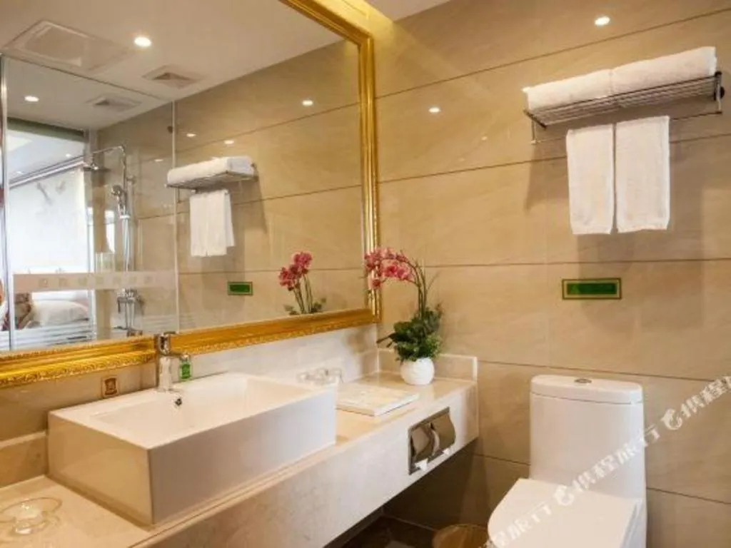 Vienna International Hotel Nanning Railway Station Mingxiu Road Metro Station