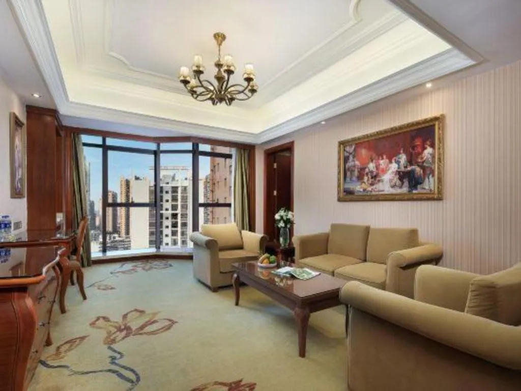 Vienna International Hotel Nanning Railway Station Mingxiu Road Metro Station