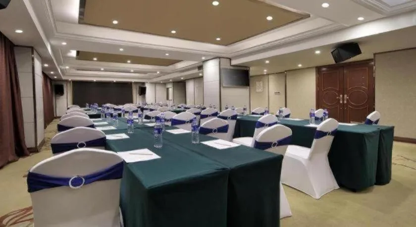 Vienna International Hotel Nanning Railway Station Mingxiu Road Metro Station