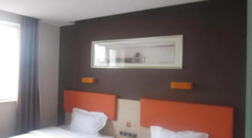 Bed in 7 Days Premium Beijing Dabaotai Metro Station Luhua Road
