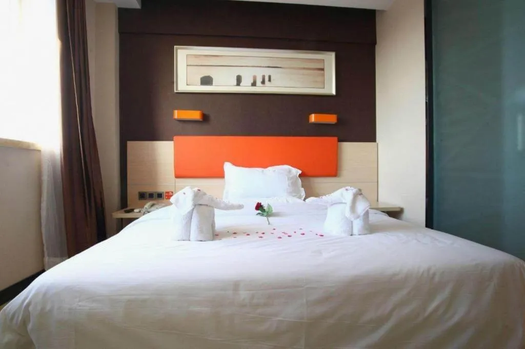 Bed in 7 Days Premium Beijing Dabaotai Metro Station Luhua Road