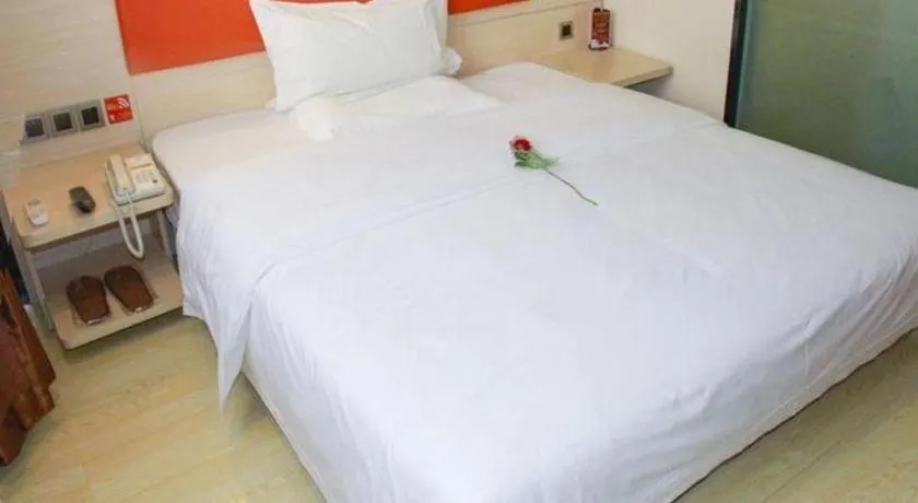 Bed in 7 Days Premium Beijing Dabaotai Metro Station Luhua Road