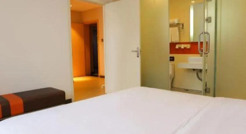 Bed in 7 Days Premium Beijing Dabaotai Metro Station Luhua Road