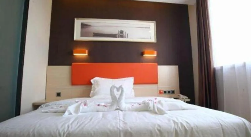 Bed in 7 Days Premium Beijing Dabaotai Metro Station Luhua Road