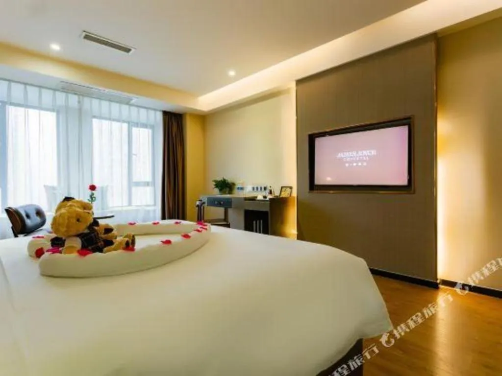 Bed in James Joyce Coffetel Chengdu Jianshe Road Dongjiao Jiyi Square