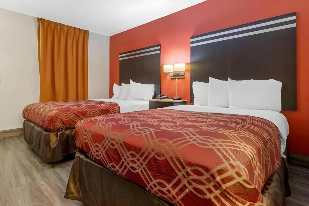 Bed in Econo Lodge Columbia Fort Jackson