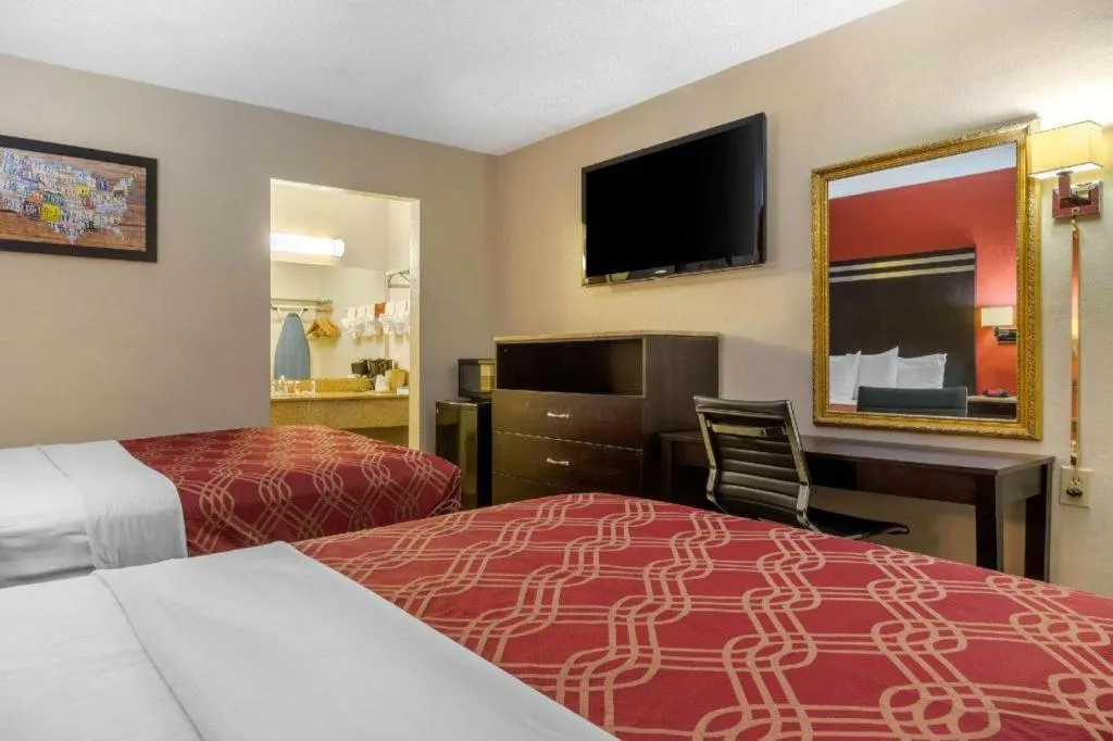 Bed in Econo Lodge Columbia Fort Jackson