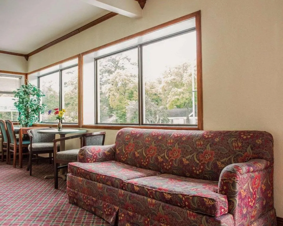 Econo Lodge Columbia Fort Jackson